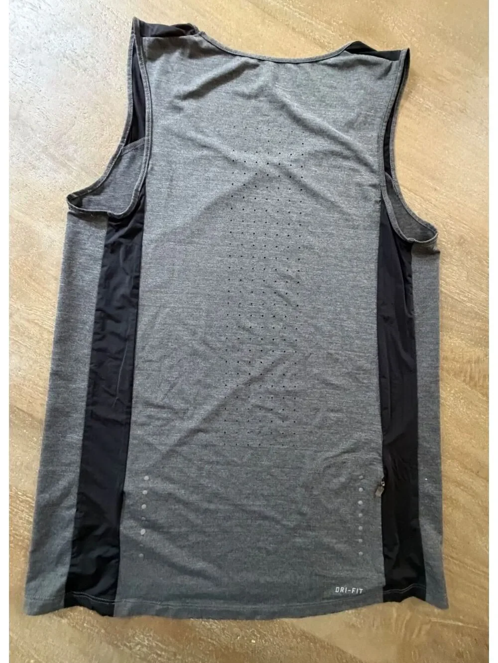 Nike Dri-FIT Athletic Tank Top Size Small Gray Black Zip Pockets Running Mesh